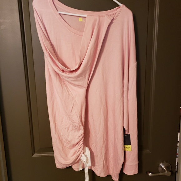 Pink Xersion Studio shirt - Picture 2 of 3